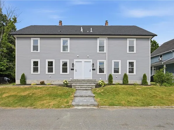 44 Park Pl, Pascoag, RI 02859