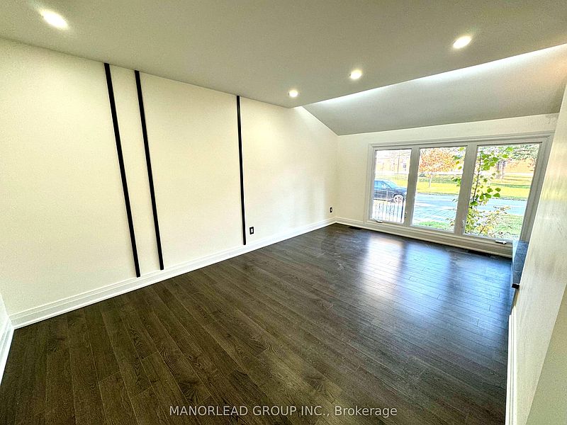 Toronto House for rent - 5 Bedrooms — photo 2
