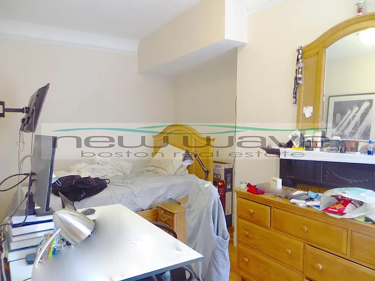 587 Beacon St #6 — Photo 11