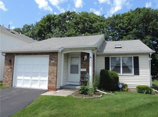 68 Flower Dale Dr, Rochester, NY 14626