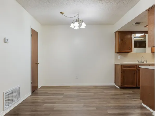 2109 Holly Springs Dr #A, Taylor, TX 76574