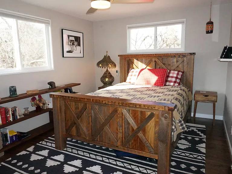 Master bedroom with flatiron view.