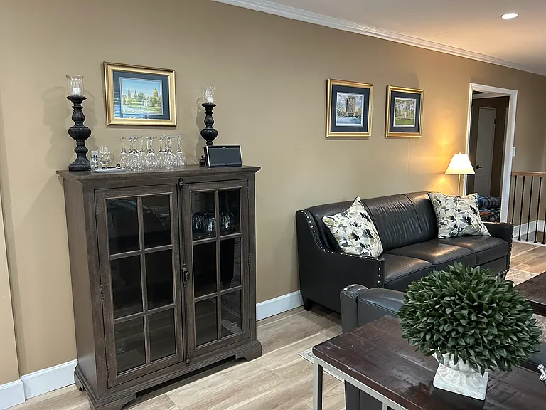 Living room/bar