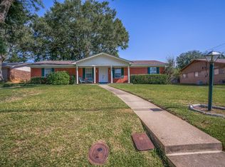 1229 Eden Dr, Longview, TX 75605