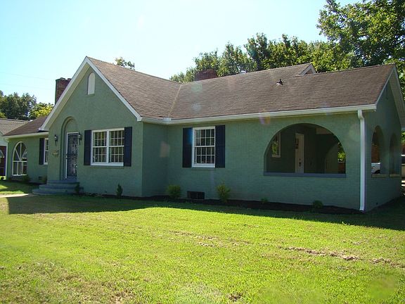 4th image of 601 E Wood St