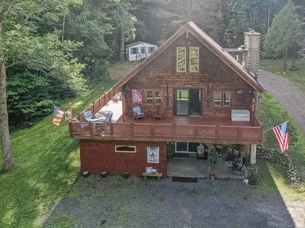 11 Bellevue Ter, Tupper Lake, NY 12986
