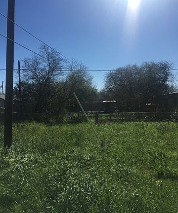 3rd image of 3218 Buena Vista St