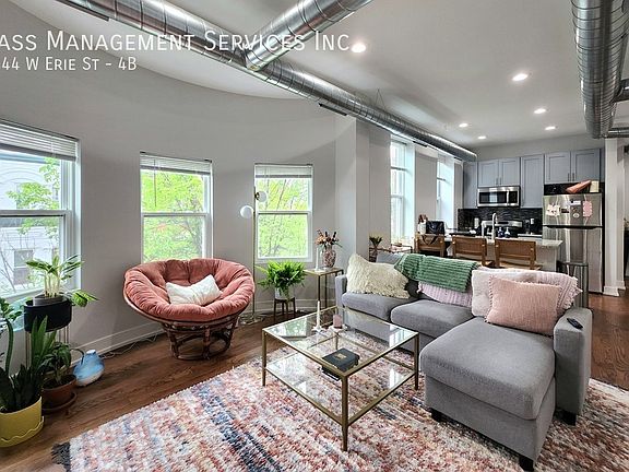 3rd image of 1444 W Erie St APT 4B