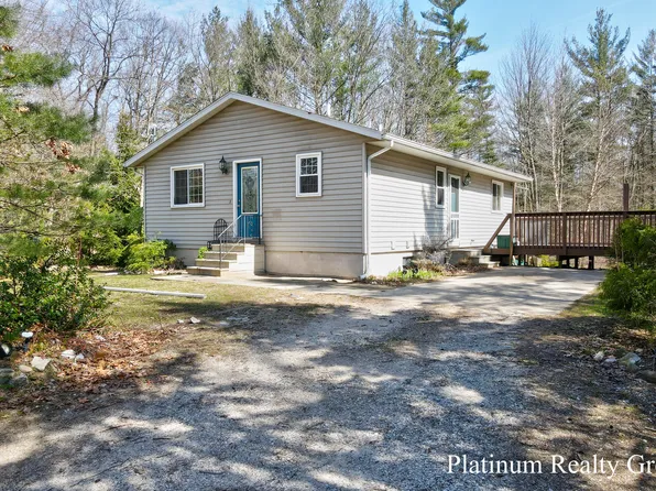 1492 N Peterson Rd, Muskegon, MI 49445