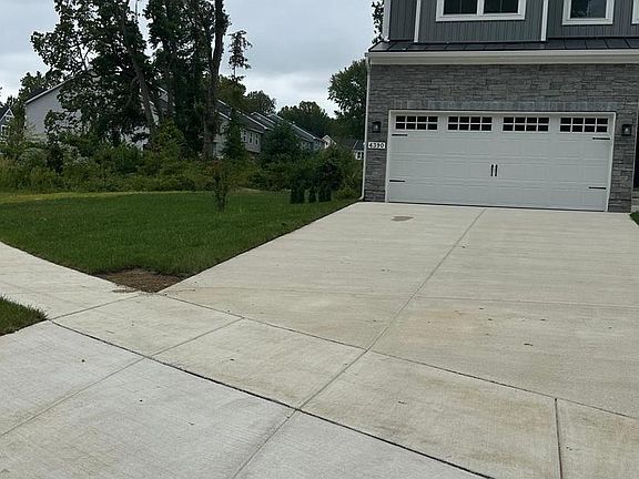 3rd image of 4390 Reusch Cir