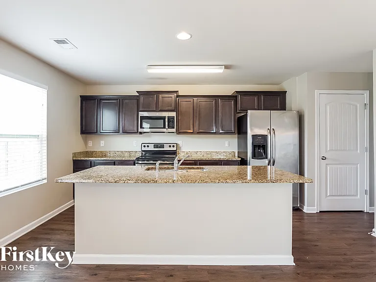 134 Rosegate Dr — Photo 4