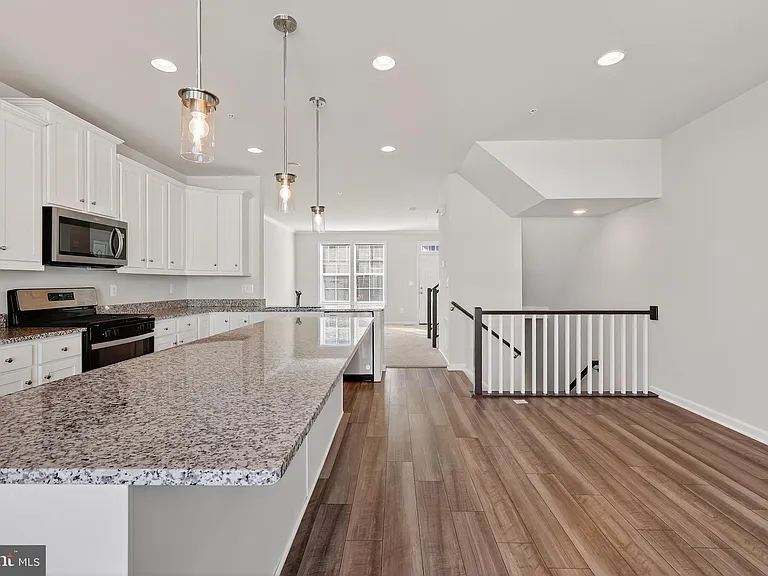 1023 Flester Ln — Photo 11