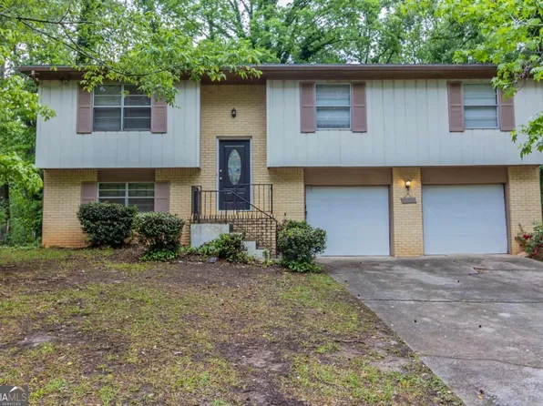 5802 Oakleaf Dr, Stone Mountain, GA 30087