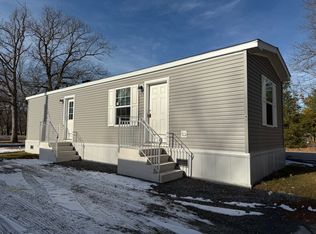 87 Front St #4, Shirley, MA 01464