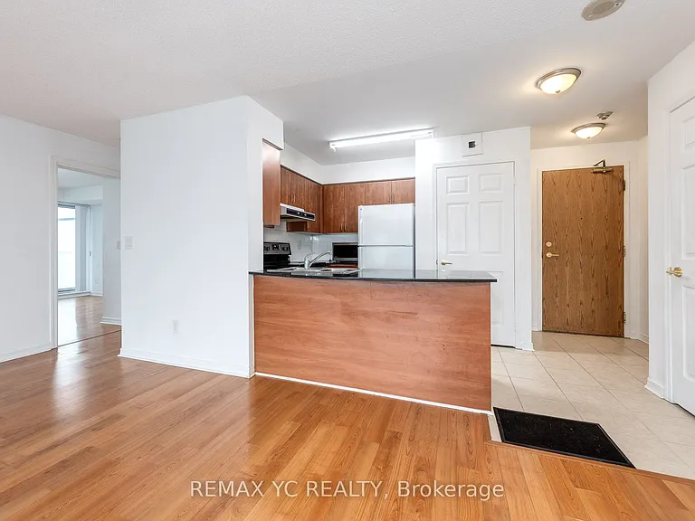 5500 Yonge St #2410 — Photo 8