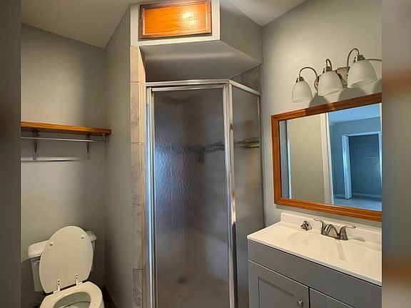 4th image of 104 W Brentridge Dr #2