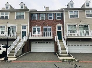 19 Tellicherry Ct #TH, Jersey City, NJ 07305