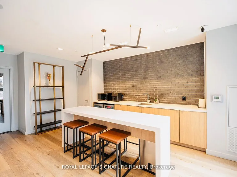 7 Smith Cres #411 — Photo 16