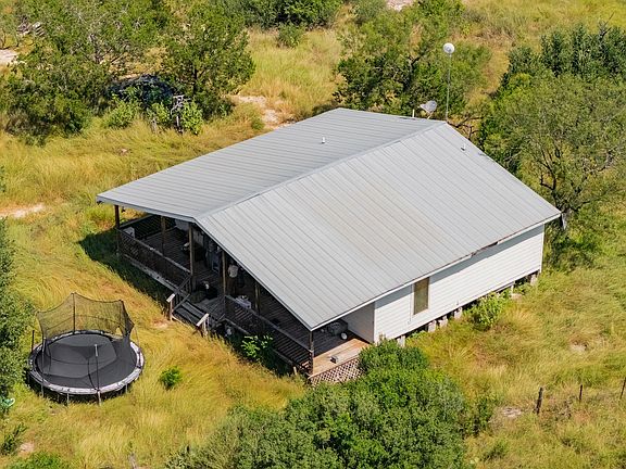 2nd image of 529 Cedar Ridge Rd