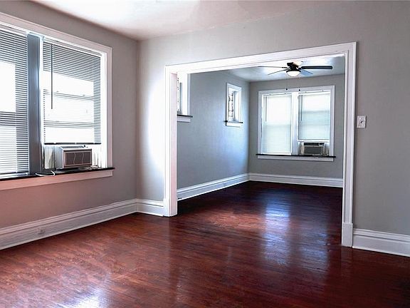 3rd image of 4915 Lindenwood Ave
