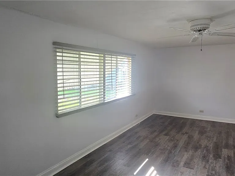 612 Pine Grove Ct — Photo 7