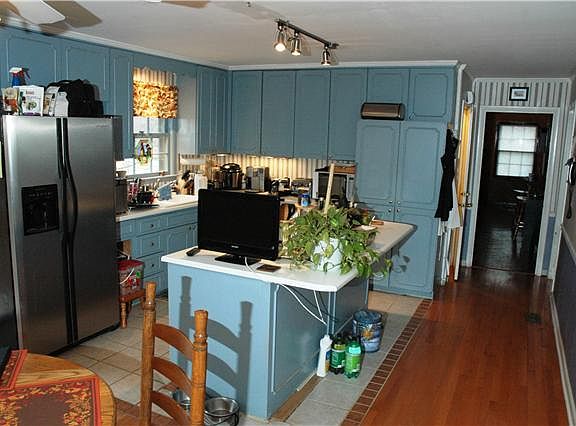 5th image of 504 Holly Hill Ct
