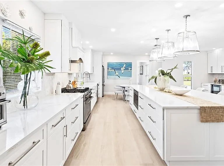 440 Kings Town Dr — Photo 12