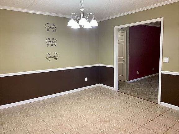 5th image of 144 Bowie Ave