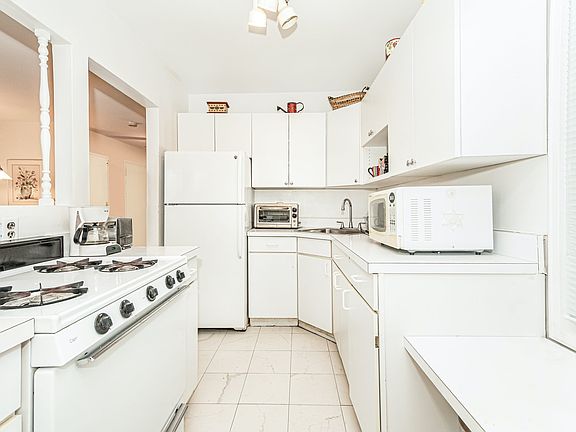 4th image of 110 Dehaven Dr APT 520