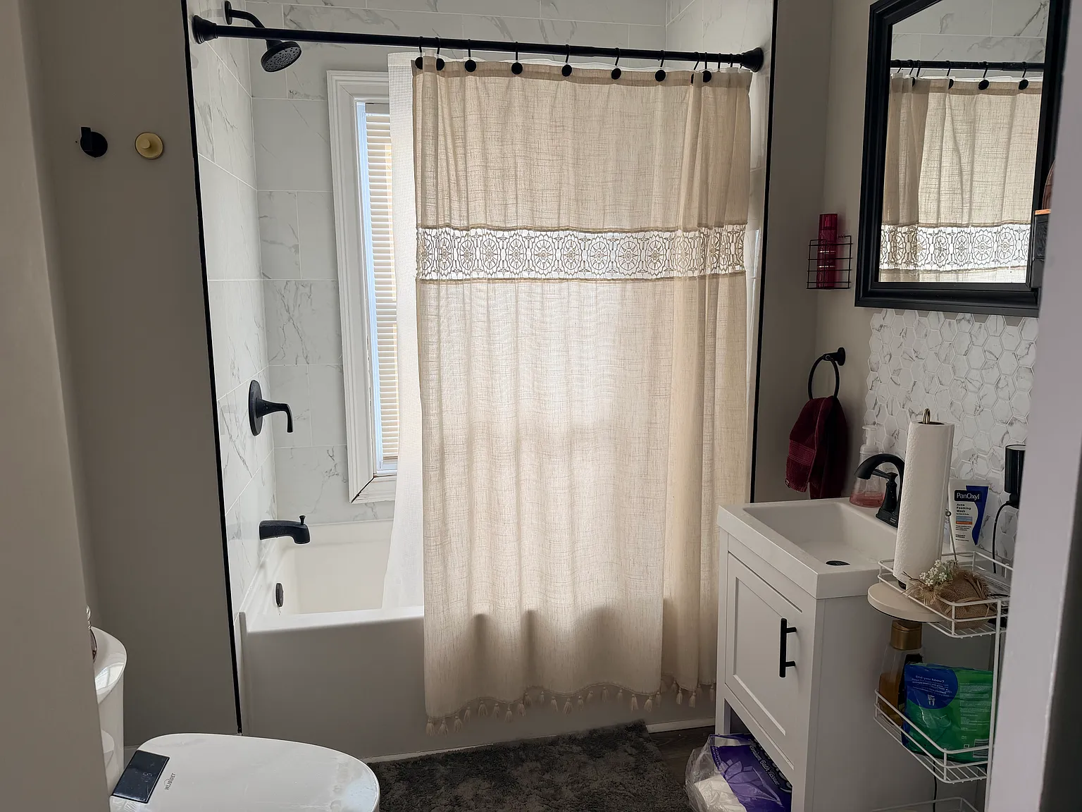3 bed, 1200 sqft, $1,900 — Photo 3