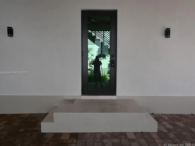 14 Coral Dr #1 — Photo 3