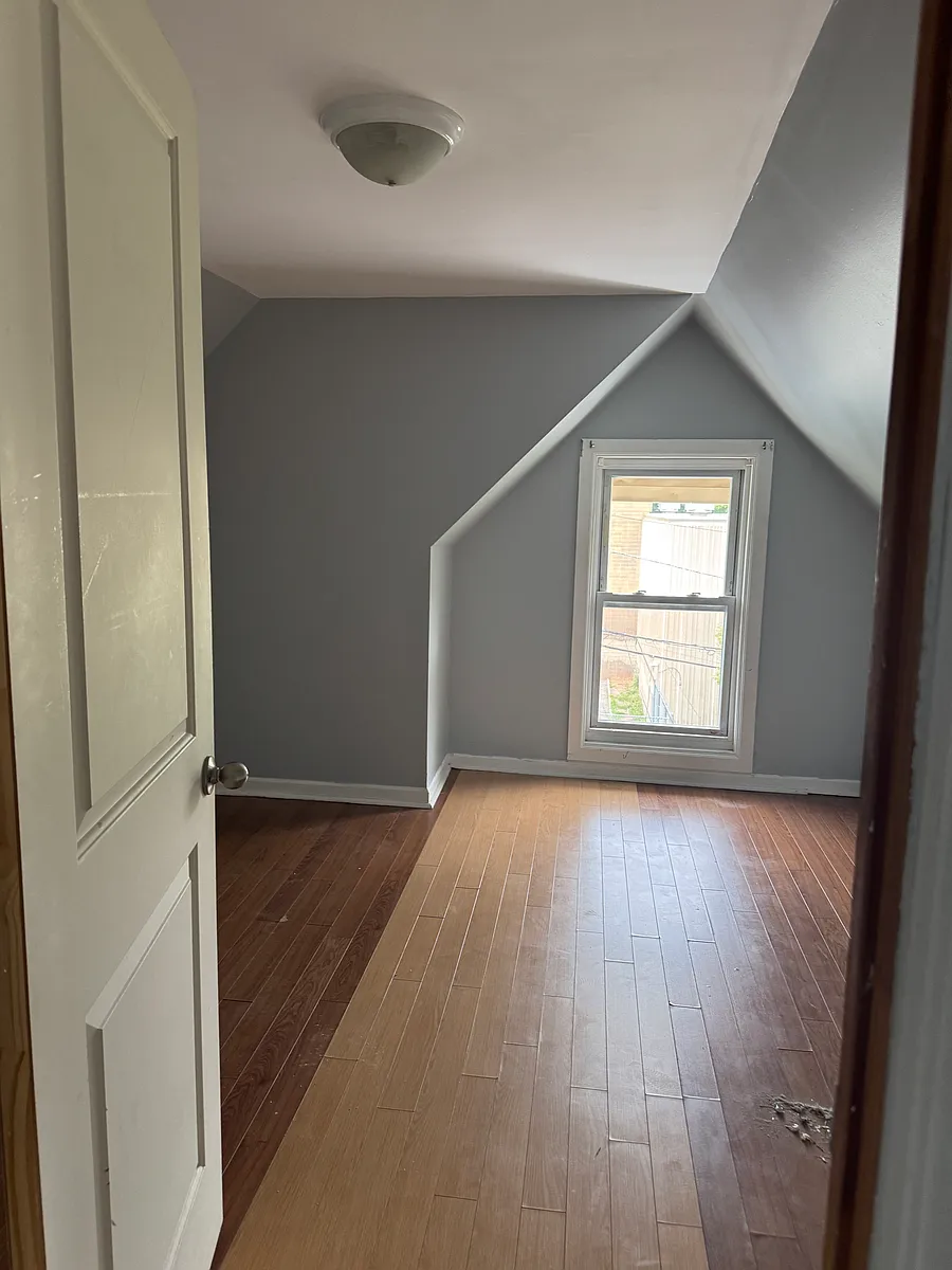 Building Photo - 155 3rd St #2