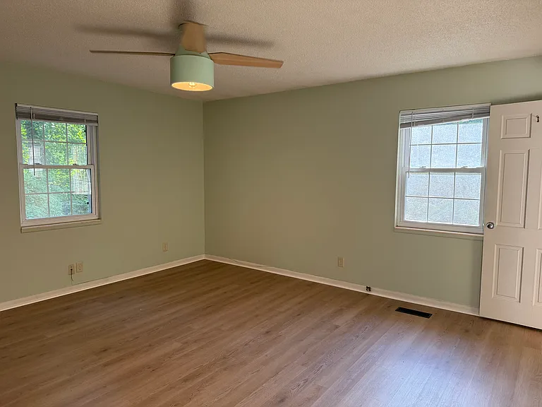 923 W Crest Rd — Photo 18