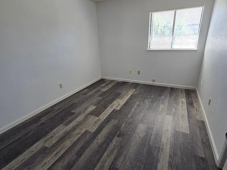 932 Kinnett Ave — Photo 9