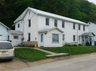 1022 S Bluff St APT 1, Guttenberg, IA 52052