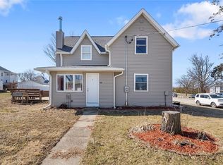 107 4th St N, Springville, IA 52336