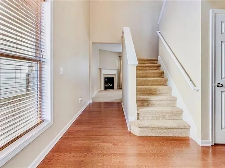 5430 Crestwick Way — Photo 3