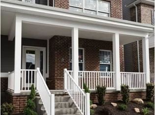 17 Allegheny Ave, Oakmont, PA