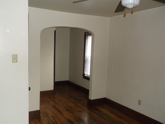 5th image of 229 E Meyer Ave