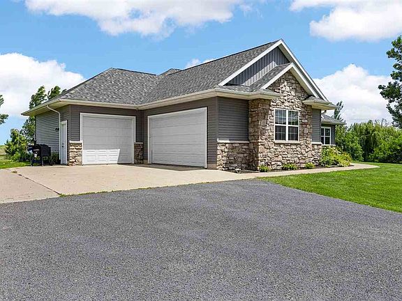 3rd image of 3352 Southridge Dr