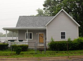 302 N 11th St, Charleston, IL