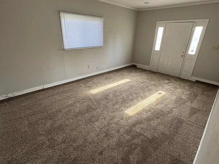 4030 N Catherwood Ave #1 — Photo 26