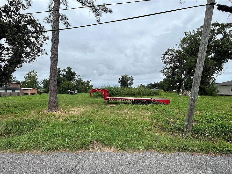 2nd image of 735 Vans Ln