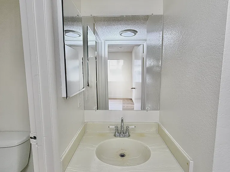 11058 Cantlay St #2 — Photo 15
