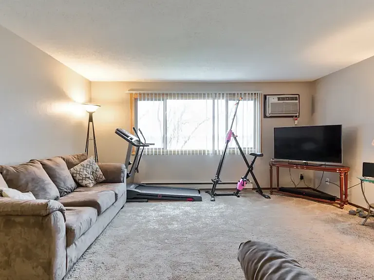 Foot Lake Apartments — Photo 11