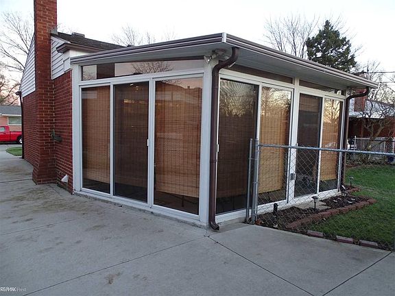 4th image of 30745 Bradner Dr