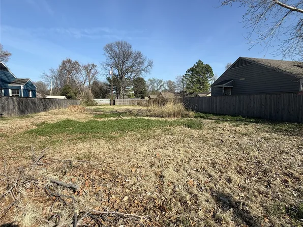 4247 Riverside Dr, Tulsa, OK 74105