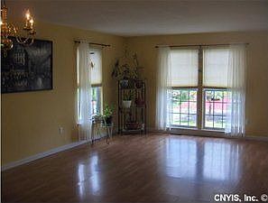 4th image of 78 Chaucer Cir