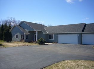 6979 Eagle Trl, Centerville, MN 55038