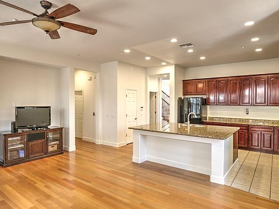 5th image of 1703 Southview Dr